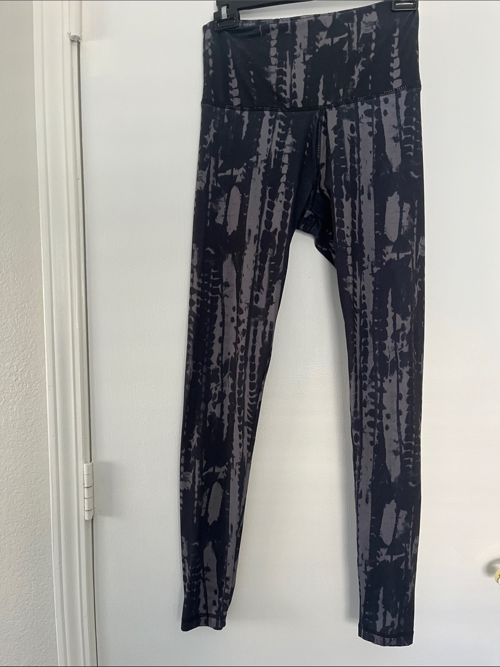 Danskin Black and Gray Tie-Dye Leggings